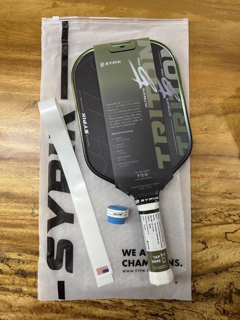 SYPIK TRITON 5 OLIVE/ JADE MIST (Category: Racket and Ball Sports) located in Quezon City. Submitted by shopby_a (Listing ID 1461457413, Image 1). Description: .