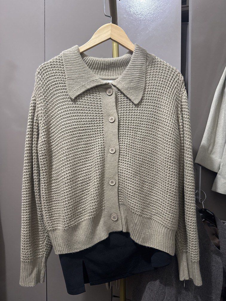 Taupe Knitted Buttondown Sweater (Category: Coats, Jackets and Outerwear) located in Mexico. Submitted by studioleraph (Listing ID 1461446853, Image 1). Description: 🛍️ Perfect for your personal wardrobe or reseller business 🫶 👗 The actual item being sold is the original garment shown in the product photos. Small differences in fit, drape, color, texture, or details may occur. 💌 Condition: • Preloved; Please wash the items before wearing. • P