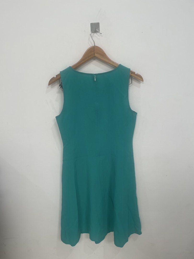 Sleeveless Mini Dress (Category: Dresses) located in Las Pinas. Submitted by qcleopatrastrove (Listing ID 1461343751, Image 3). Description: *Simple A-line cut *Versatile for casual or dressed-up occasions *Suitable for work or weekend wear Please manage your expectations. Thank you.🤎.