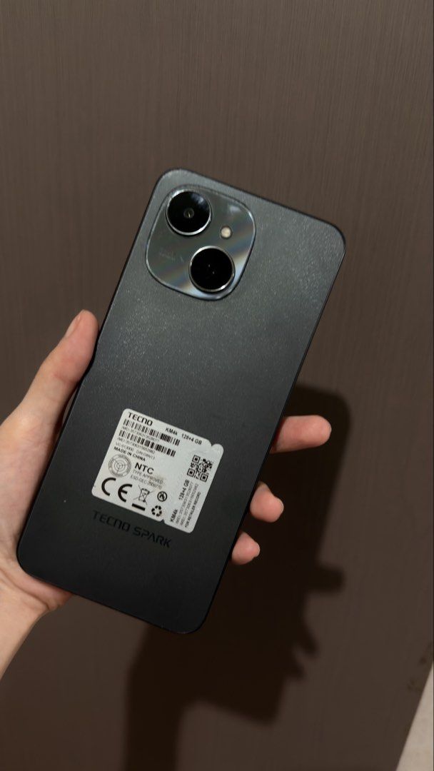 Tecno Spark 40c (Category: Android Others) located in Carmona. Submitted by mj062000 (Listing ID 1461361381, Image 1). Description: Tecno spark 40c 4gb ram +128gb storage 98% battery health 6000mAH Helio G81 Android 15 Under warranty until 12-10-2026 issue front cam (kita sa pic) Onting scratch sa may likod( nasa pictures din) slight Negotiable Rfs: upgrade.