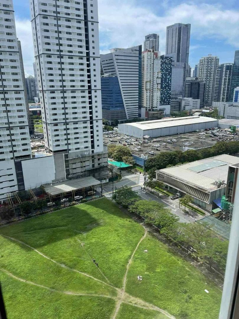 The Montane (Category: Apartments & Condos) located in Manila. Submitted by blvdgroup (Listing ID 1461488959, Image 1). Description: 📢 𝗚𝗼𝗼𝗱 𝗗𝗲𝗮𝗹 - 𝗙𝗼𝗿 𝗦𝗮𝗹𝗲❗️ 🏢 The Montane 📍 8th Ave. cor. 35th St., North BGC, Taguig City 14th Floor 1BR, 36.91 sqm Finished 1 Parking Slot 🏷️ Php10,500,000.00 - Gross Current zonal value: Php 12.5 Million 🤝 Slightly Negotiable 📄 On hand and Clean Title The unit is currently rented out at PHP 26,0