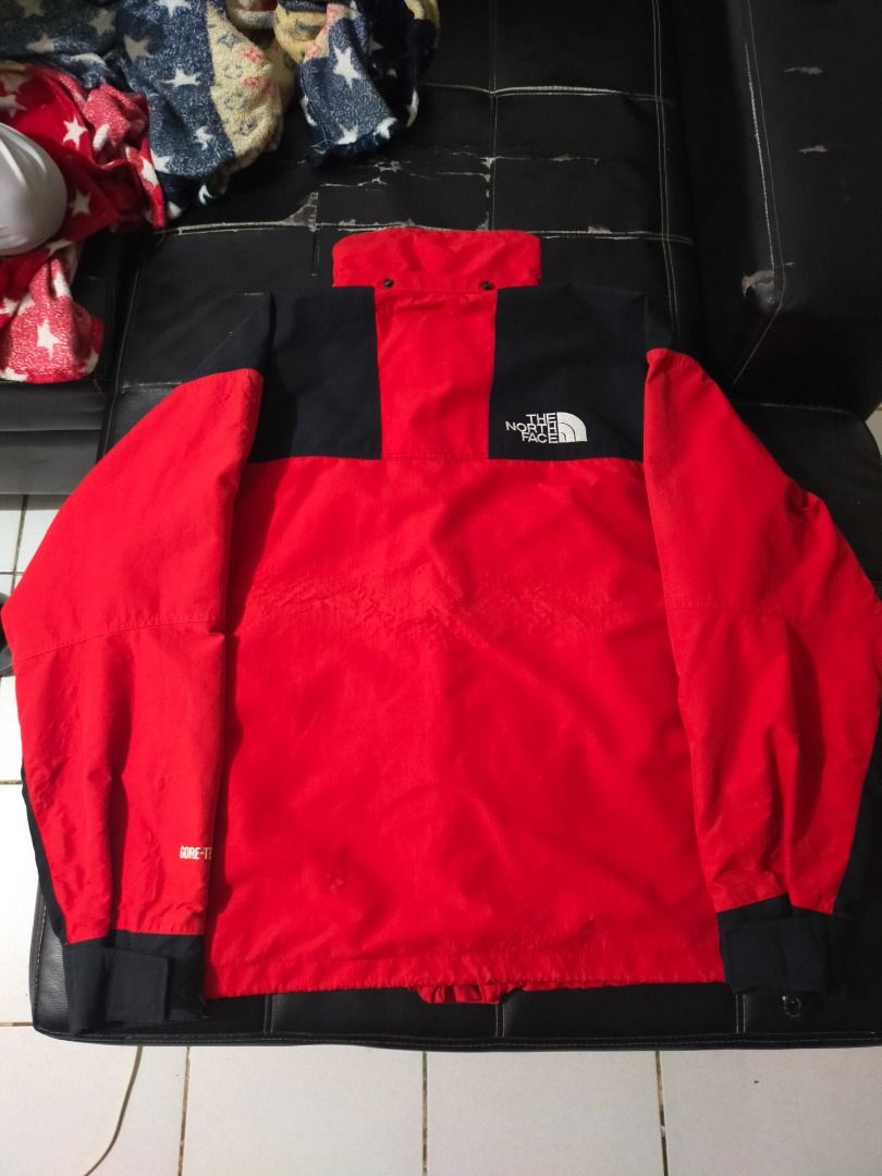 The North Face Goretex Jacket (Category: Coats, Jackets and Outerwear) located in Manila. Submitted by patinacollectives2.0 (Listing ID 1461500821, Image 2). Description: The North Face Red Mountain Jacket (Goretex) Fits Size L 23x27 Good condition for its age Rare colorway Completely waterproof Minor signs of usage not noticeable when worn 750+SF Nego Shipping via Lalamove or J&T Marikina location.