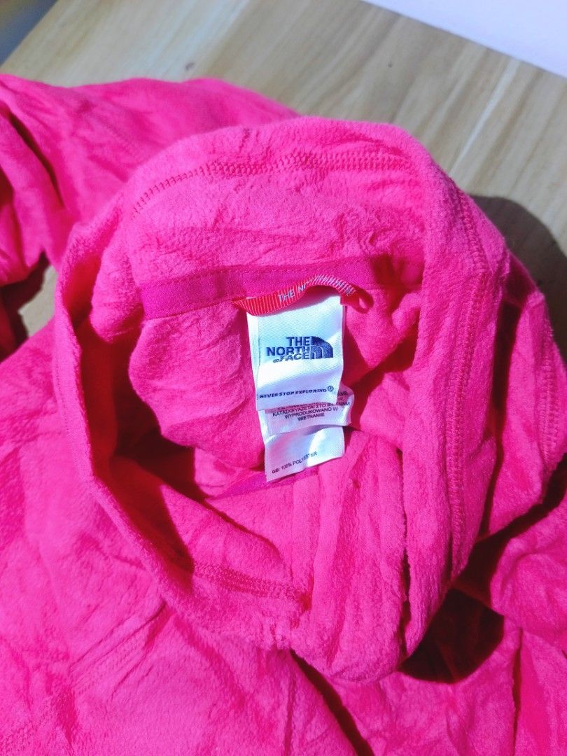 The North Face Pink Fleece 1/4 Zip Pullover (Category: Luxury Apparel) located in Bayambang. Submitted by meowww1819 (Listing ID 1461384473, Image 3). Description: - The North Face pink fleece pullover - Features a 1/4 zip neckline - Made of soft and fuzzy material - Ideal for layering or wearing solo - Packs easily for trips 💌 DM me for more info..