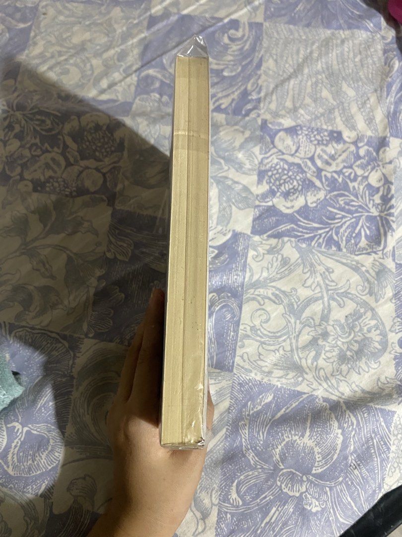 The Waves by Virginia Woolf Collins Classics (Category: Storybooks) located in Manila. Submitted by booky1995 (Listing ID 1461400861, Image 2). Description: - Never read - Virginia Woolf's The Waves - Collins Classics edition - bought from Amazon UK Decluterring Already have a kindle .