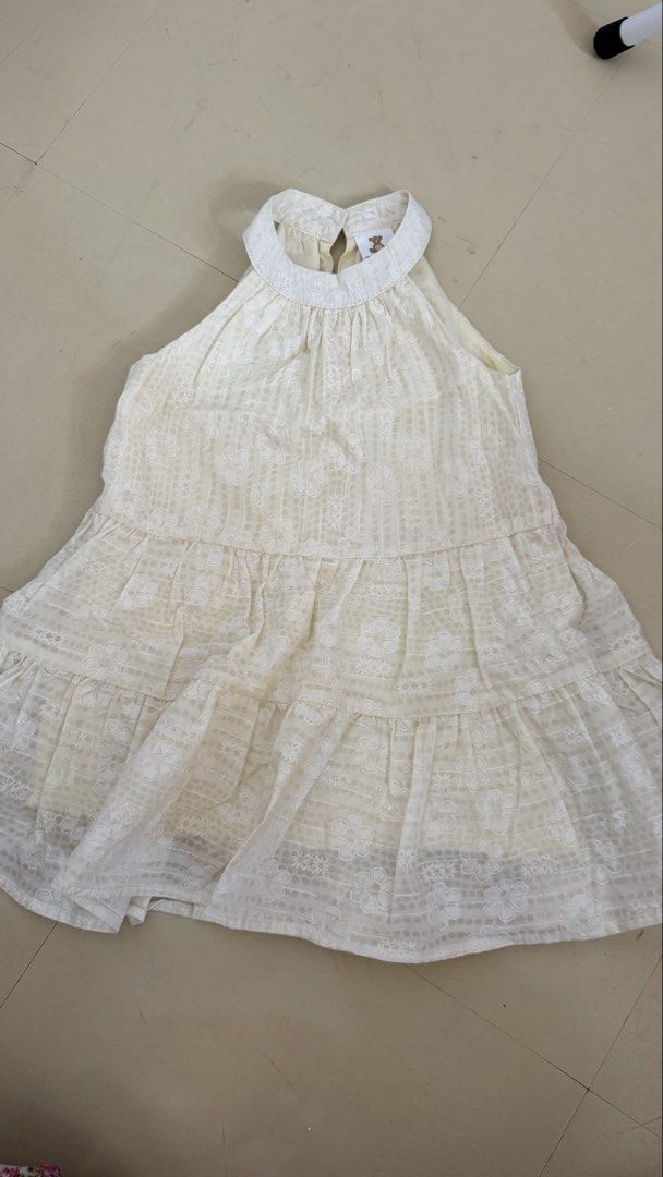 Tiny Button Dress (Category: Babies & Kids Fashion) located in Bayan Lepas. Submitted by nuweensyzwni (Listing ID 1461426422, Image 1). Description: .