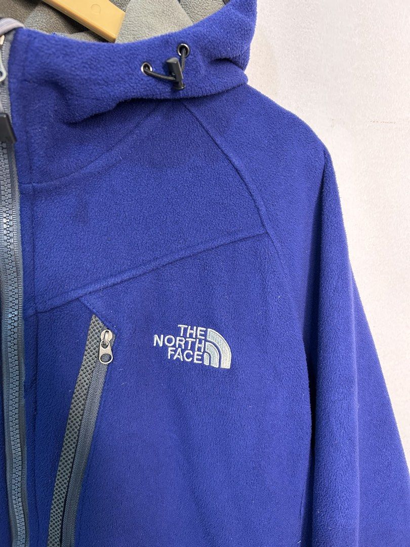 TNF Full-zip Fleece Hoodie (Category: Coats, Jackets and Outerwear) located in Subic. Submitted by refitted.ph (Listing ID 1461527178, Image 3). Description: TNF Full-zip Fleece Hoodie * Authentic / Legit💯 * Best Fit: Large - XL * Width: 23 * Length: 28 * Color Rate: 10 * Excellent Condition * Issue Last Pic. PRICE: 700 + Shipping Fee Mode of Payment🧾: Cash/Gcash We Ship Nationwide🇵🇭 Courier 🚚: J&T / Door to Door 📍Subic , Zambales.