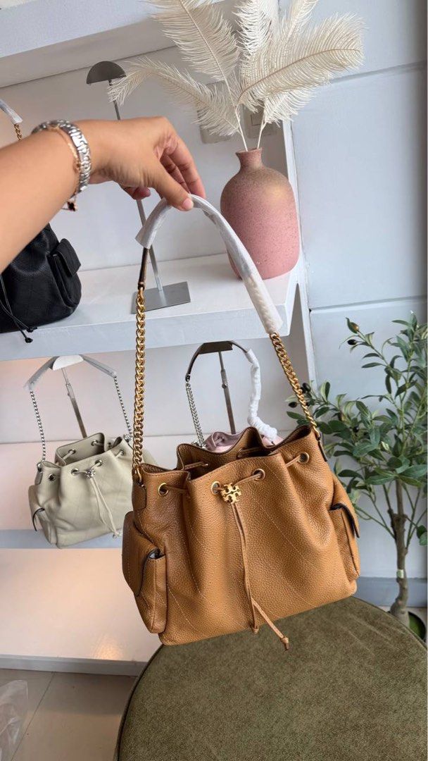 Tory Burch Charlie Drawstring (Category: Shoulder Bags) located in Binan City. Submitted by pinkykeenshop (Listing ID 1461411726, Image 1). Description: .
