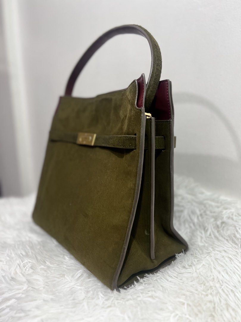 Tory Burch Lee Radziwill green Suede Bag (Category: Shoulder Bags) located in Pasay City. Submitted by vintique_2026 (Listing ID 1461431275, Image 3). Description: Tory Burch Lee Radziwill Suede Bag Condition: Good.