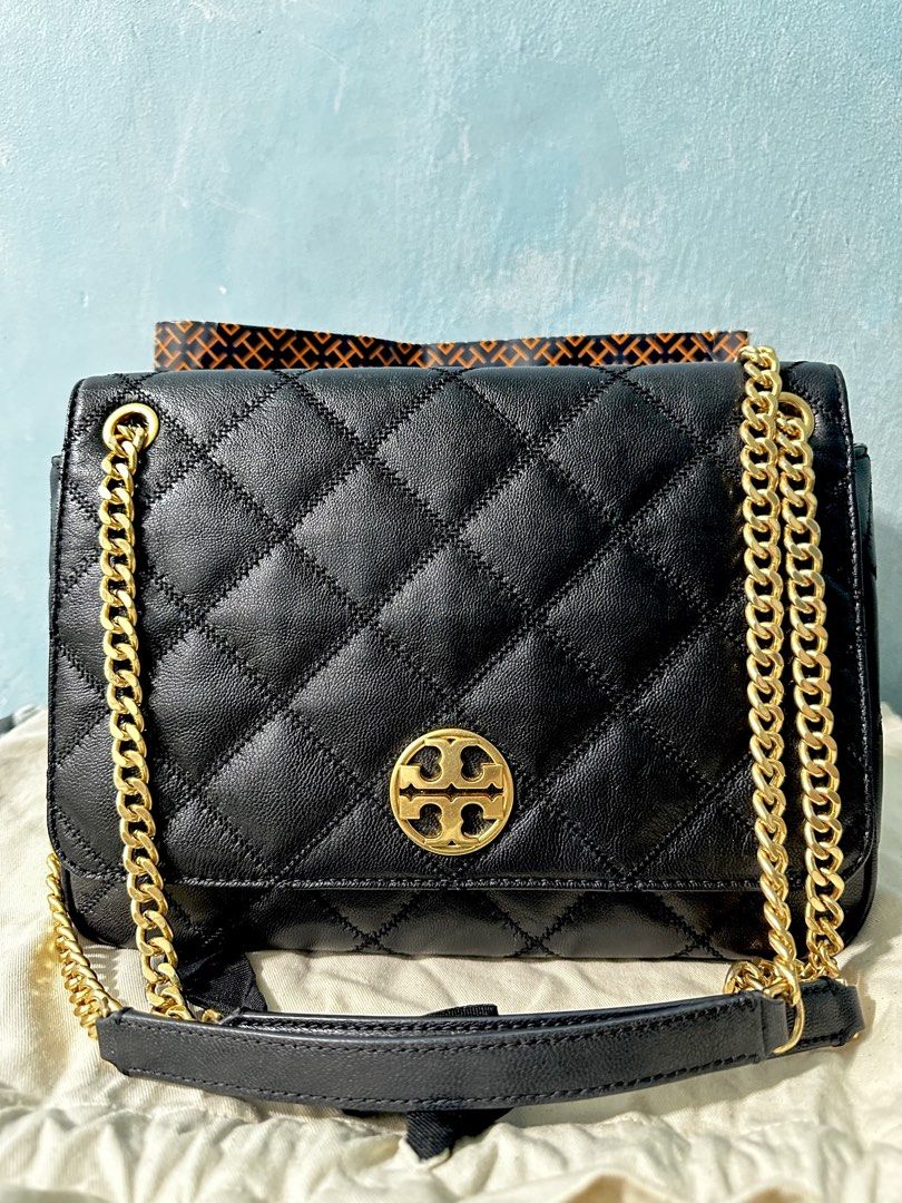 💯 authentic ToryBurch Willa Quilted Leather (Category: Shoulder Bags) located in Cavite. Submitted by chicfinds.slay (Listing ID 1461535529, Image 1). Description: ✨ feel free to message me. For more details of my bags hearing offers also😊 ✨Almost new condition ✨minimal tarnish on lock (only flaw)which is common no rubs on leather cleaned &sanitized ✨2way Bag ✨💯 authentic bought from TB outlet store abroad ✨in pristine condition ✨w/ tag receip