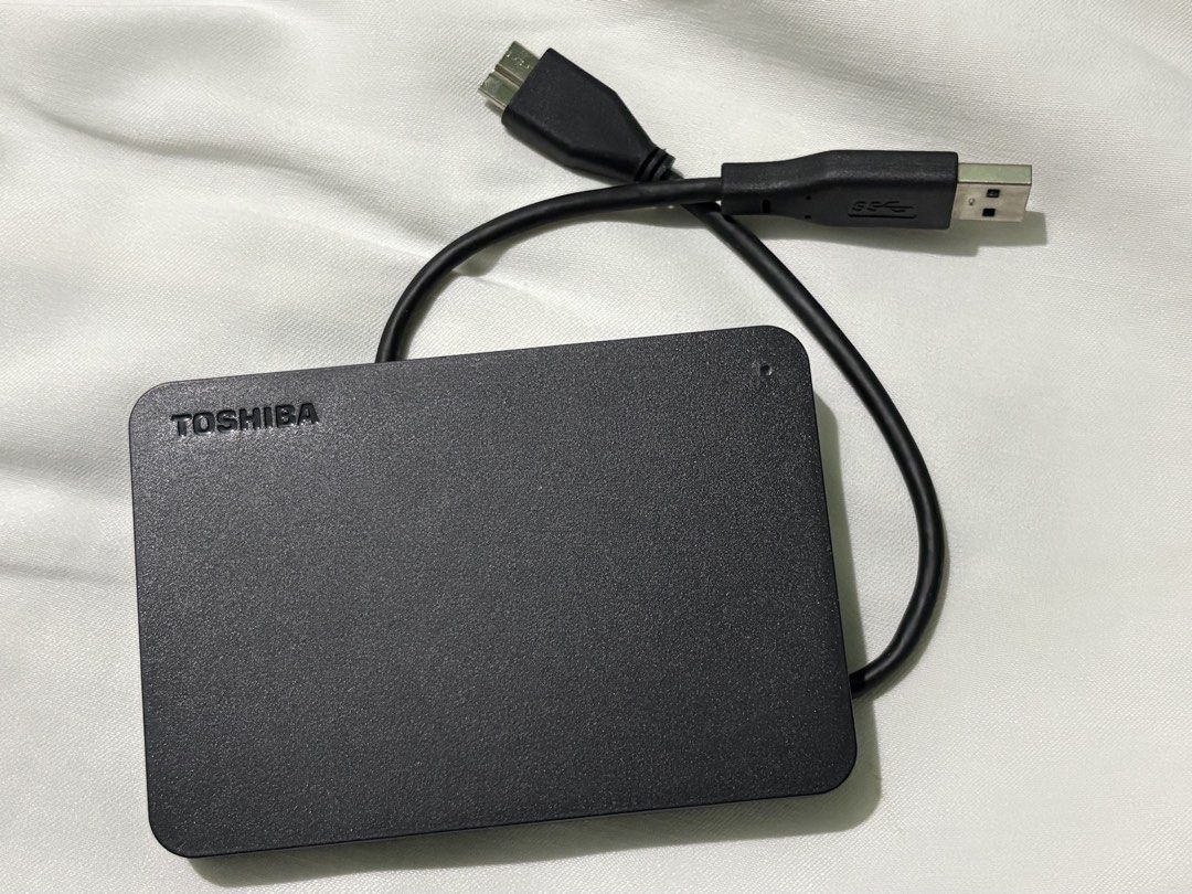 Toshiba 1TB (Category: Hard Disks & Thumbdrives) located in Paranaque City. Submitted by cmscll (Listing ID 1461331788, Image 1). Description: Still brand new but with no box..