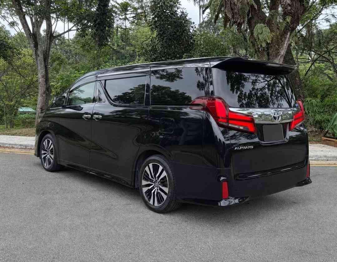 Toyota Alphard 2.5A S C-Package Moonroof (Category: Used Cars) located in Singapore. Submitted by carousell_certified_partners (Listing ID 1461478138, Image 3). Description: Well maintained and immaculate condition S C-Package Edition unit! Premium MPV delivering exceptional comfort, reliability and effortless driving. Highly sought after dual sunroof designed for families, executives and VIP transport in mind. This is the ultimate luxury MPV for