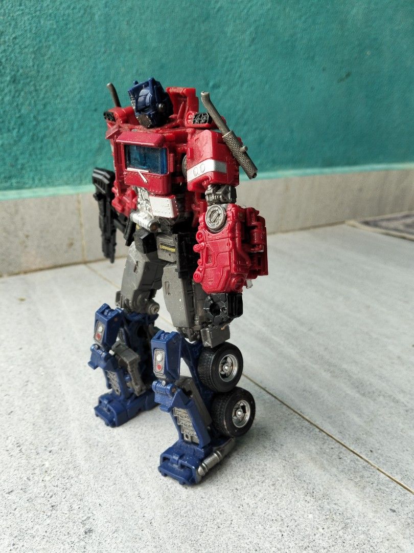 Transformers (Category: Action & Battle Toys) located in Kuantan. Submitted by zikri24 (Listing ID 1461341577, Image 3). Description: condition cun...just Kotor ckit.