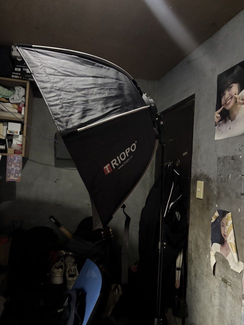 TRIOPO Softbox Octagonal Diffuser for Studio Lighting (Category: Lighting & Studio Equipment) located in Sariaya. Submitted by jermainesi88462 (Listing ID 1461413071, Image 1). Description: - TRIOPO Octagonal Softbox - Perfect for studio photography - Delivers soft, even light with inner and outer diffusers - Quick and easy to set up and take down - Comes with a convenient carrying bag - Great for portraits and product photography - Light stand i
