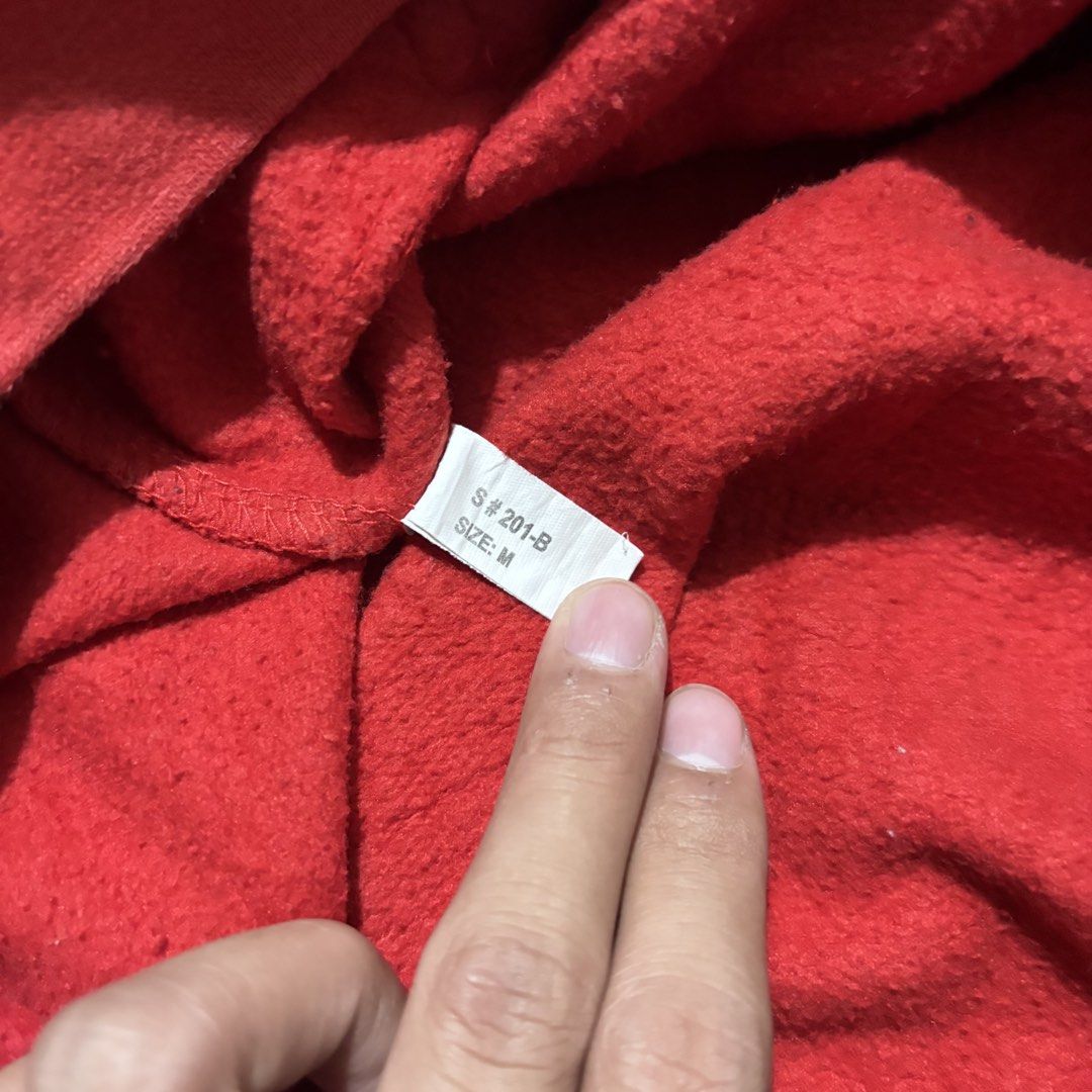 Trippie Redd Split Color Chain Hoodie Size M (Category: Hoodies) located in Baguio. Submitted by rhayburn (Listing ID 1461328508, Image 3). Description: - Trippie Redd Hoodie -Makapal - Size: Medium - Design: Split red and black with chain graphics on sleeves and back - Back Graphic: Geometric shapes - Origin: Made in Pakistan.