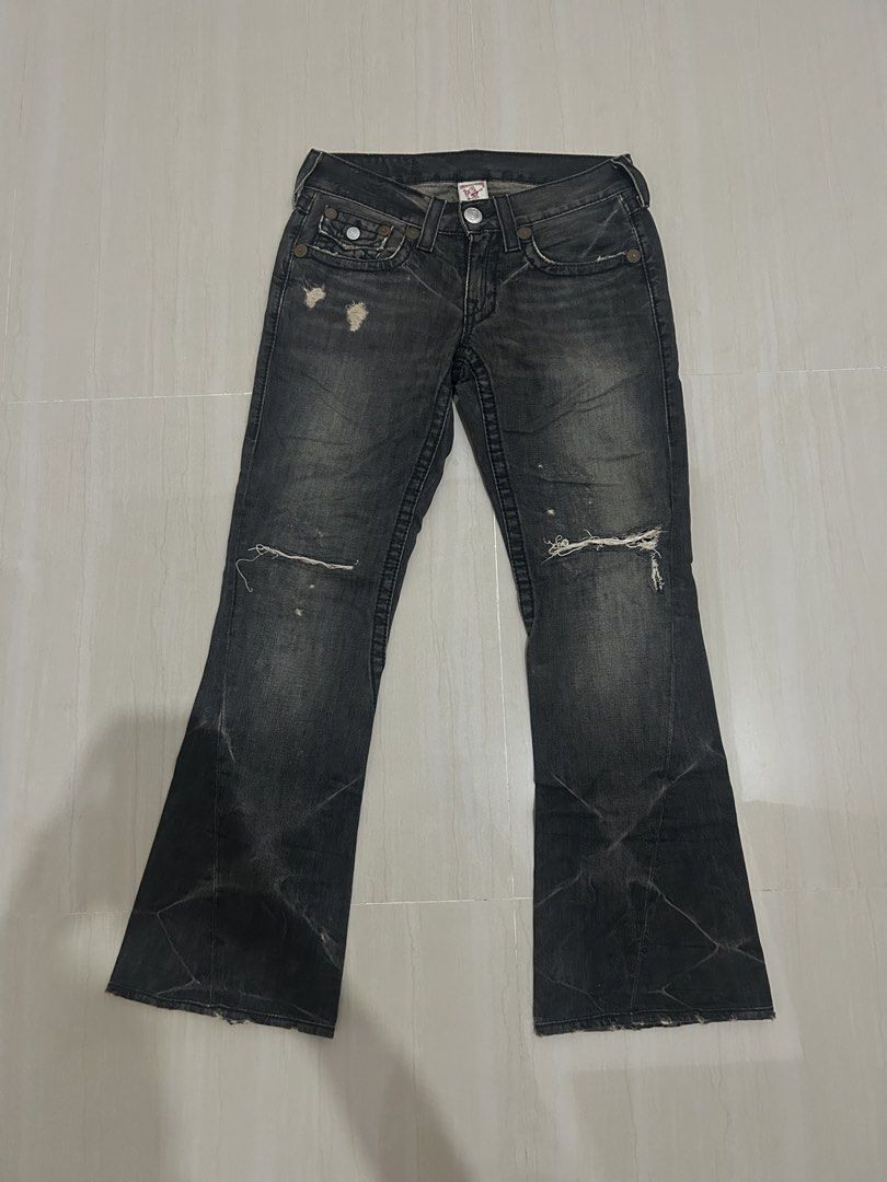 True Religion Joey Big T Flared (Category: Jeans) located in Antipolo. Submitted by sizzurpp.qp (Listing ID 1461512055, Image 1). Description: TRUE RELIGION JOEY BIG T FLARED 32 WAIST 40 LENGTH 10 HEM ANTIPOLO LOC JNT/LALAMOVE!!.