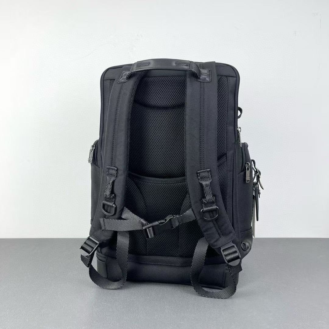 Tumi Backpack (Category: Bags & Wallets) located in Ayer Hitam. Submitted by -lily. (Listing ID 1461389965, Image 3). Description: .