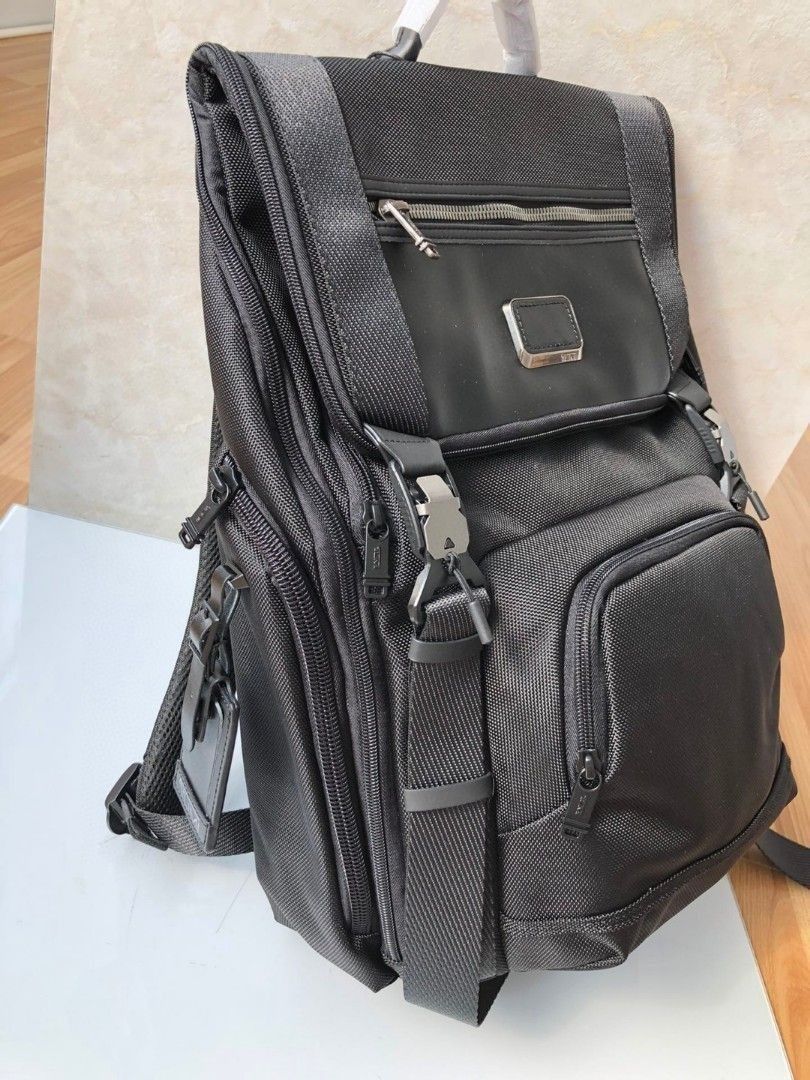 Tumi men's backpack (Category: Bags & Wallets) located in Ayer Hitam. Submitted by -lily. (Listing ID 1461389708, Image 2). Description: .