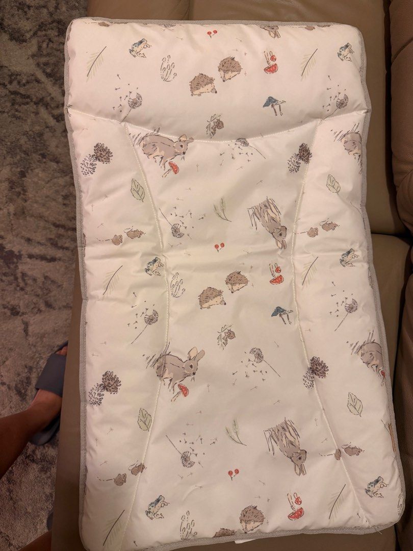 Tutti Bambini Changing Mat (Category: Changing Mats & Accessories) located in Taguig. Submitted by PF910 (Listing ID 1461549631, Image 2). Description: Only used a few times when baby was a newborn. We eventually bought a changing table with cushion. Good for changing baby outside or on the bed..