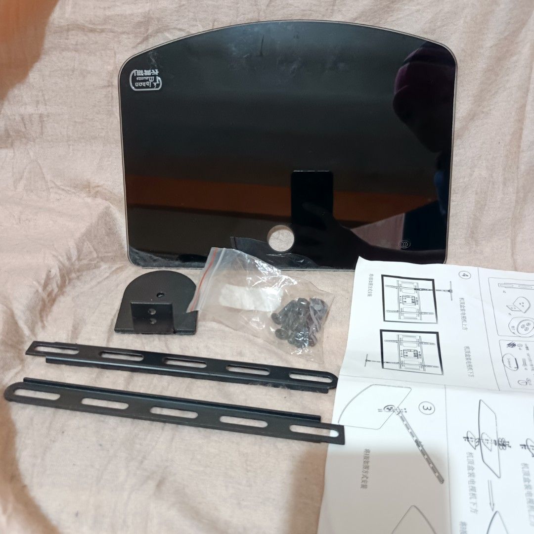 TV WALL MOUNT (Category: Mounts & Holders) located in Baguio. Submitted by hayatihabi23287 (Listing ID 1461548768, Image 1). Description: wall mount for tv may kulang a turnilyo baka mahanapan niyo.