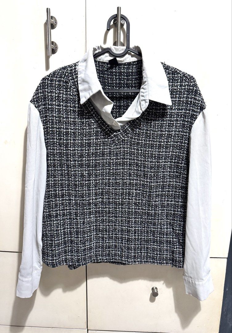 Tweed Long Sleeve Top (Category: Longsleeves) located in Mandaluyong City. Submitted by spaceshipshop (Listing ID 1461462713, Image 1). Description: - Stylish black and white tweed body - Contrasting light blue denim sleeves and collar - Flattering V-neckline with a button-up collar - Trendy cropped length - Creates a layered look in a single, convenient piece - Ideal for smart casual outfits.