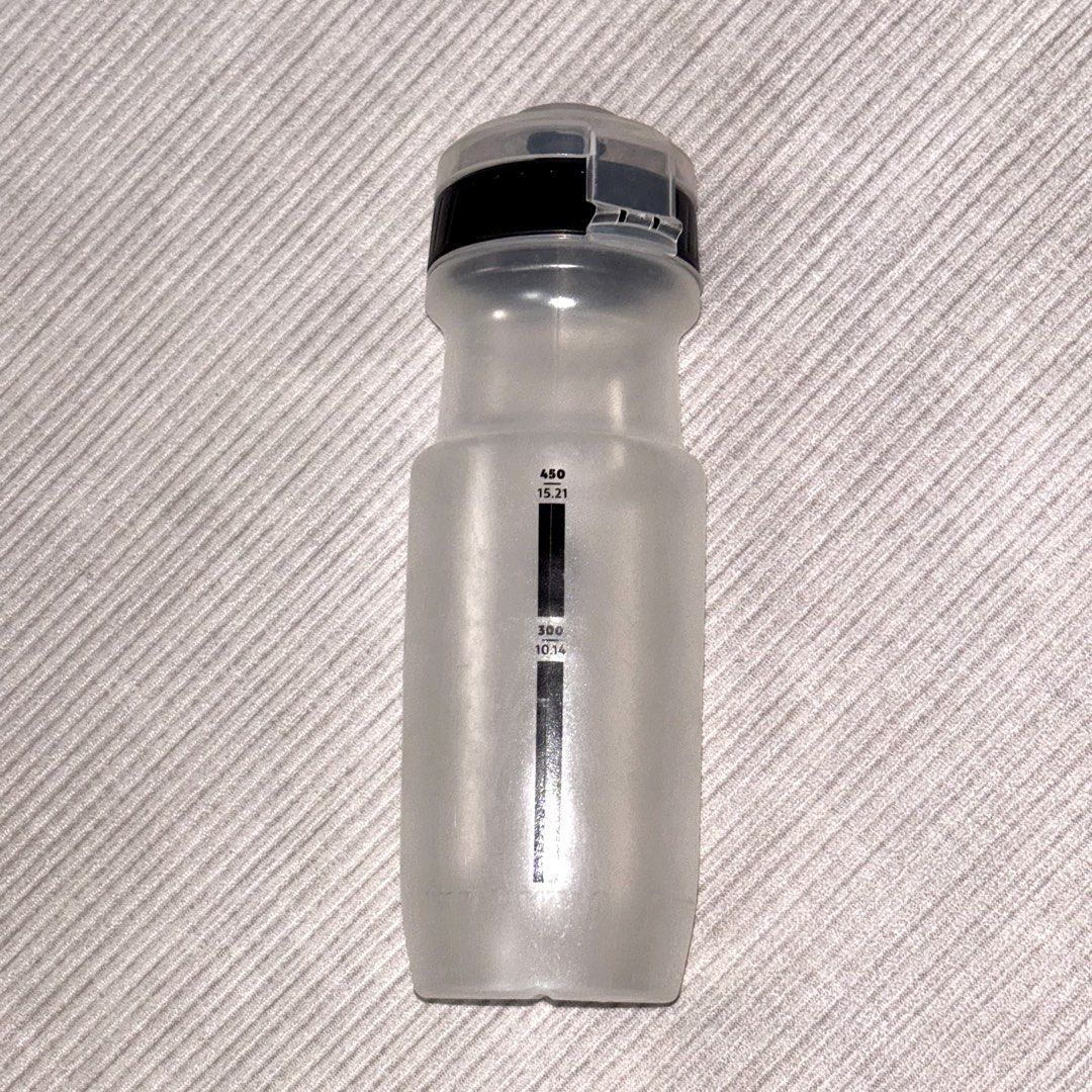 Two (2) Water Bottles (Category: Water Bottles & Tumblers) located in Makati City. Submitted by nicomachus (Listing ID 1461330115, Image 2). Description: (1) Aptonia (650ml squeeze bottle) = Php 100 (2) Lock & Lock (500ml hard bottle) = Php 150 <note: flip lock already a bit flimsy but still works> Buy both for only Php 190..