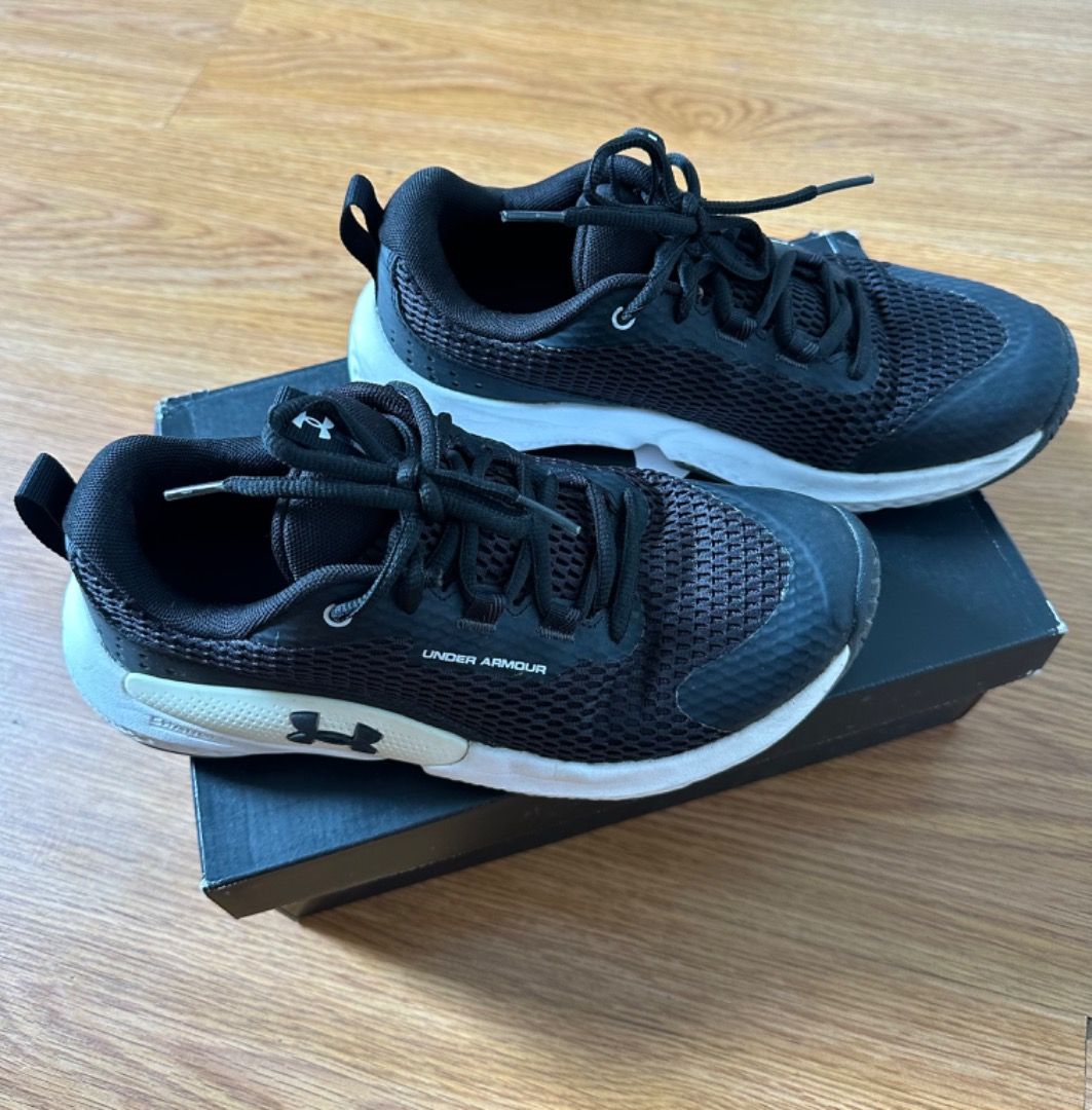 Under Armour Charged Dynamic Size 7 (Category: Sneakers) located in Mandaluyong City. Submitted by unworntobarelyworn (Listing ID 1461336553, Image 3). Description: Condition: 8/10 - Brand: Under Armour - Model: Charged Dynamic Select - Size: 7 US Women's - Color: Black with white soles - Ideal for: Training and everyday wear - Condition: Comes with original box.