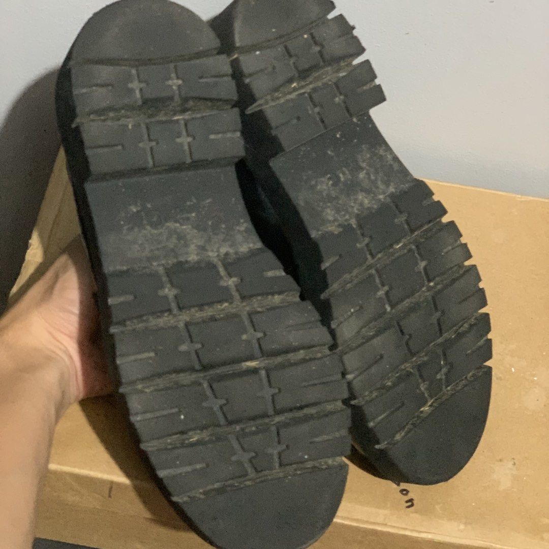 Uniqlo : C Loafers (Category: Loafers) located in Batangas. Submitted by ricov.4 (Listing ID 1461433350, Image 3). Description: - Uniqlo: C Loafers - Size: 37.5 EUR - Good as new condition Can do meet up or ship via jnt Location: Lipa City, Batangas.