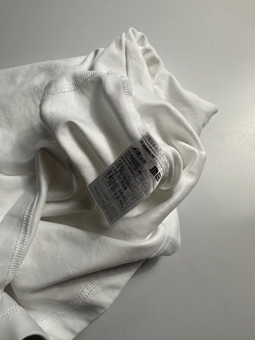 UNIQLO AIRISM (Category: Tshirts & Polo Shirts ) located in Davao. Submitted by jayspot (Listing ID 1461524580, Image 3). Description: UNIQLO AIRISM GREAT CONDITION NO FLAWS COLOR IS GREAT ( LIKE NEW ) SIZE LARGE ON TAG w : 23 l : 26 mnd, dvo lbc/jnt .