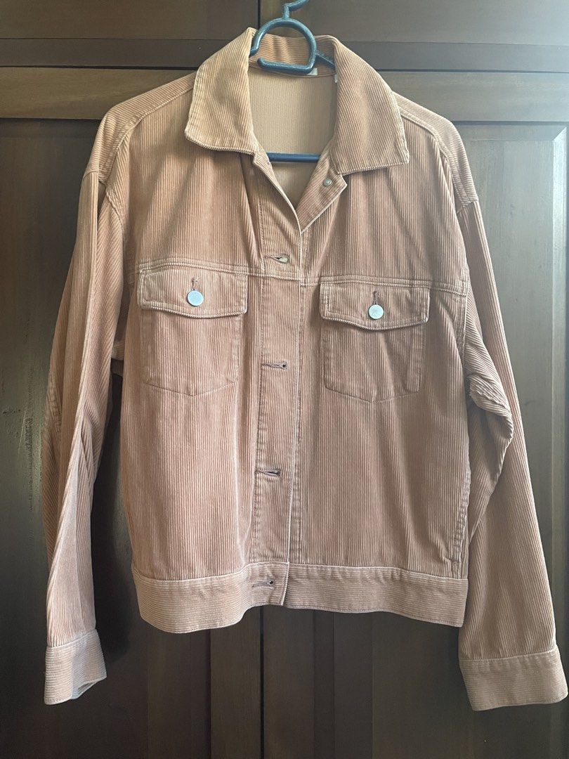 UNIQLO Corduroy Jacket (Category: Coats, Jackets and Outerwear) located in Manila. Submitted by angelcakes_ (Listing ID 1461325785, Image 1). Description: .