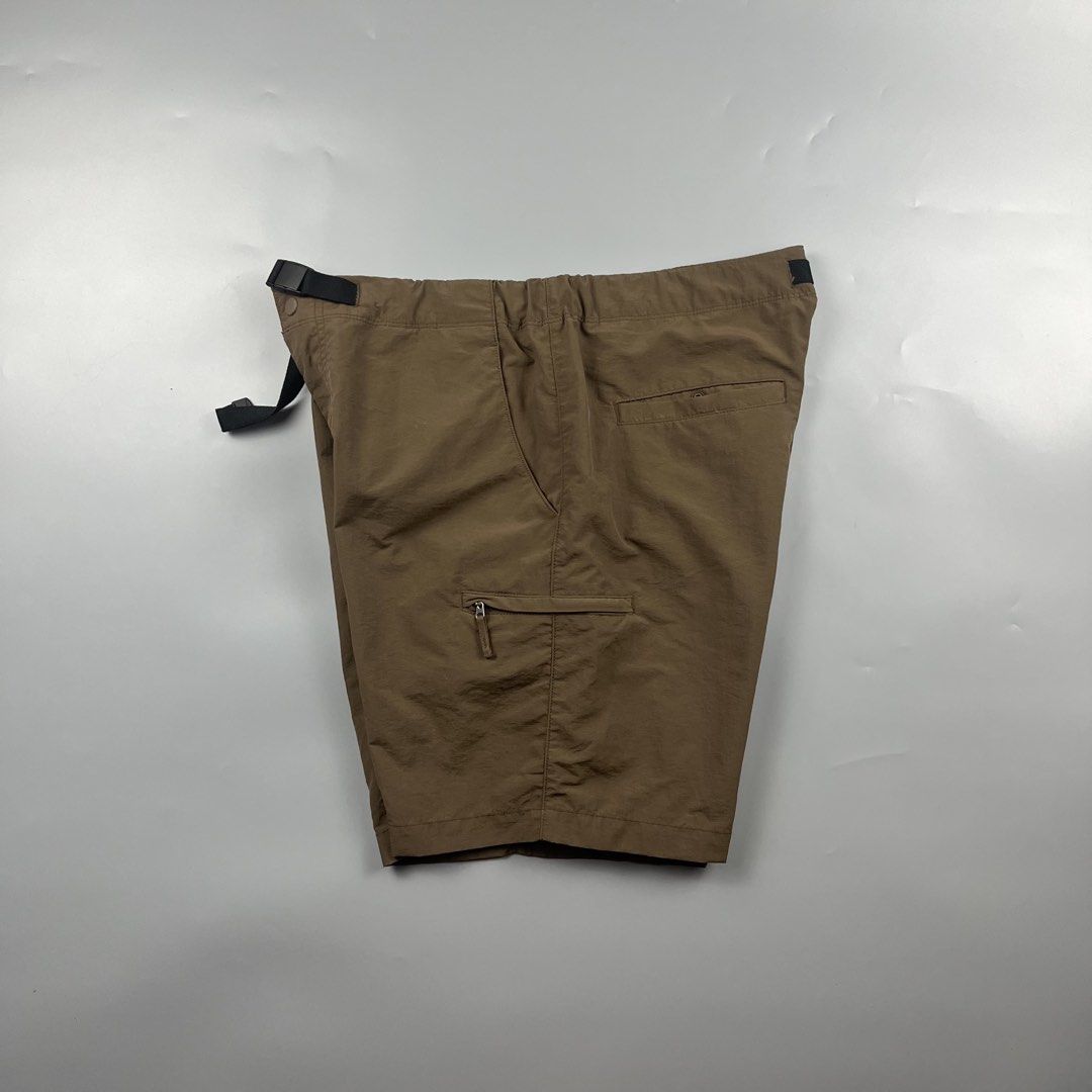 Uniqlo Geared Shorts (Category: Activewear) located in Los Banos. Submitted by 4030.archives. (Listing ID 1461491618, Image 2). Description: Uniqlo Geared Shorts 800 Pesos Fits 34-36 Waistline Length : 18 inches Hem : 12 inches Good as new.