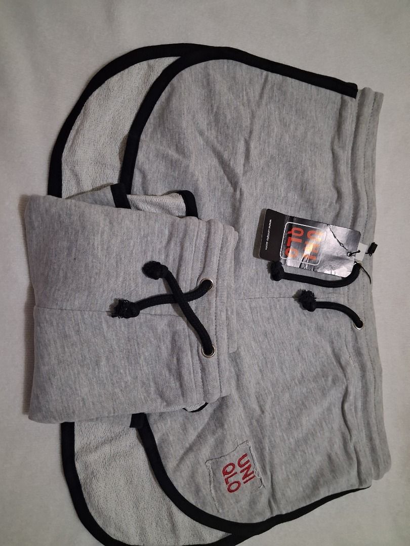 Uniqlo Grey Sweatpants with Drawstring (Category: Other Bottoms) located in Manila. Submitted by katkween23 (Listing ID 1461353360, Image 1). Description: - Brand: Uniqlo - Color: Grey - Size: L - Condition: Brand new with tags attached - Features: Drawstring waist, black trim - Ideal for: Lounging, casual wear.