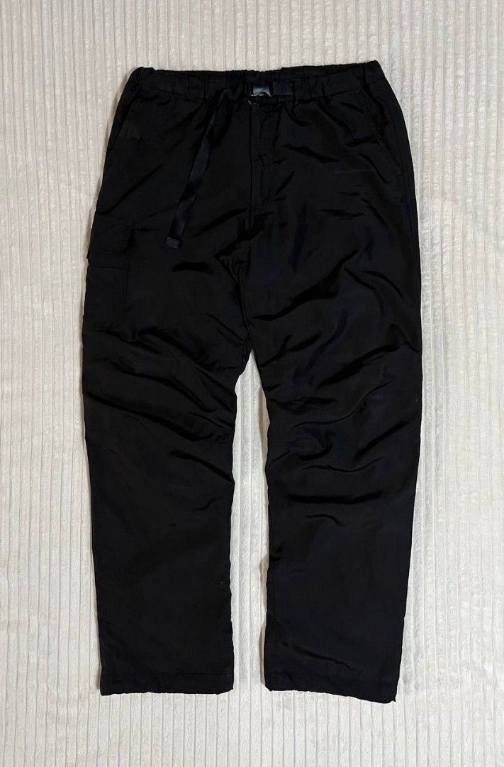 Uniqlo Heattech Cargo Pants (Category: Activewear) located in Pili. Submitted by kuysgi (Listing ID 1461494127, Image 1). Description: Uniqlo Heattech Cargo Pants Size: Large on tag Waistline: 33-36 Length: 43 leg opening: 9 Good as new condition.