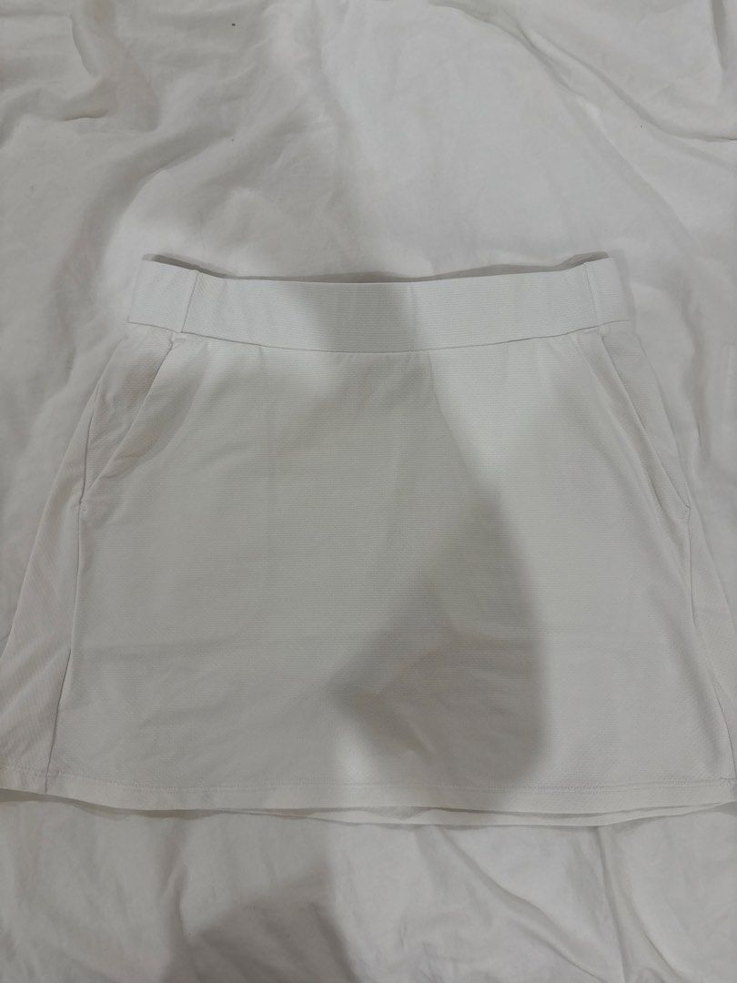 Uniqlo skort (Category: Activewear) located in Leyte. Submitted by aihposnelle (Listing ID 1461434063, Image 1). Description: .