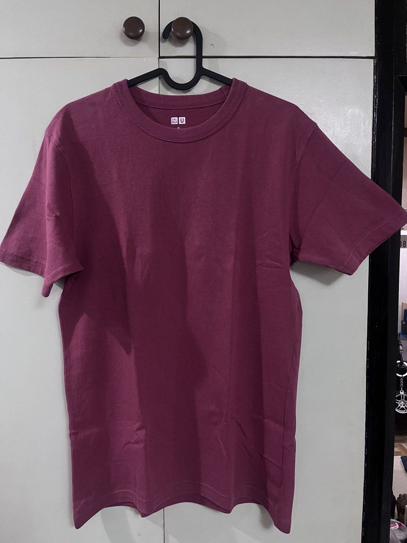 Uniqlo U Crew Neck (Category: Tshirts & Polo Shirts ) located in Taguig. Submitted by renzoquibael (Listing ID 1461340032, Image 1). Description: - Uniqlo U T-shirt - Rich burgundy color - Short sleeves - Classic crew neck - Made in Cambodia - Essential wardrobe basic - Easy to style with any outfit.