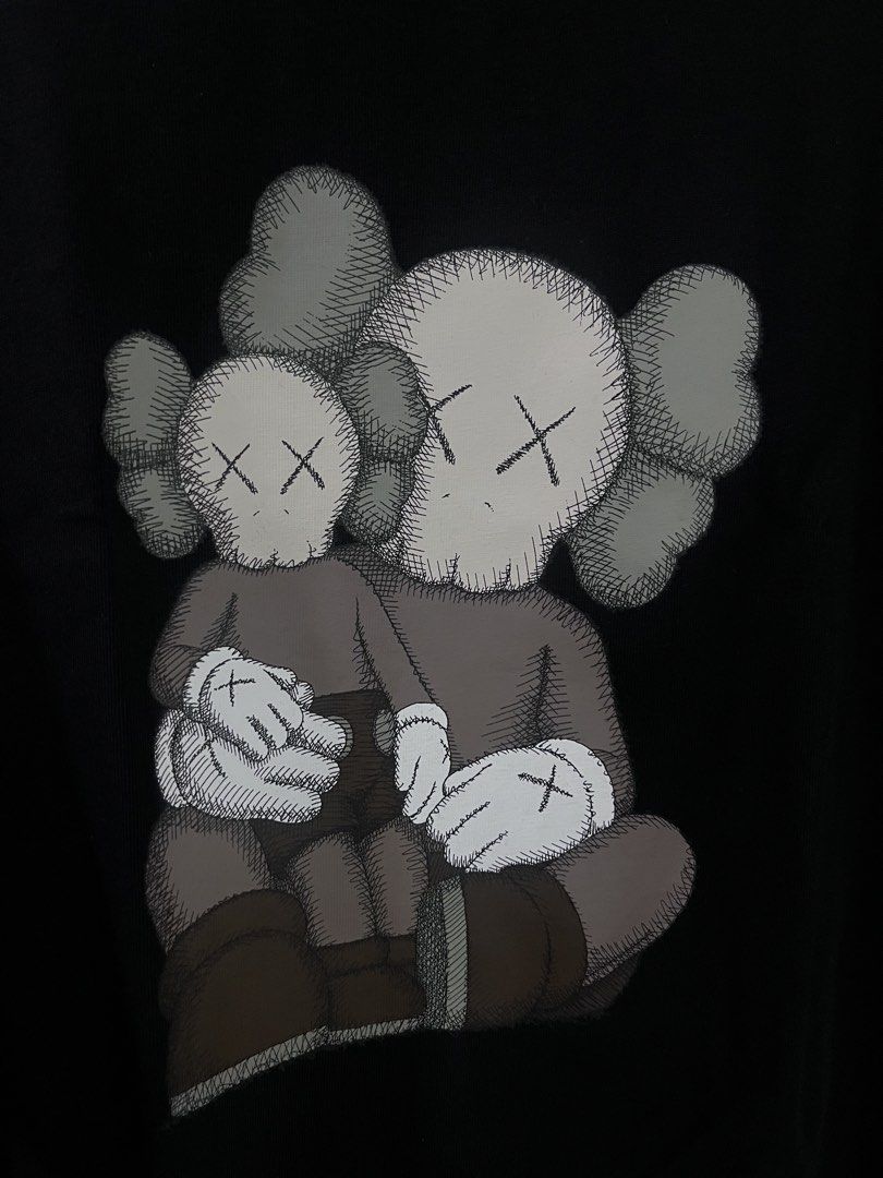 Uniqlo UT KAWS (Category: Tshirts & Polo Shirts ) located in Taguig. Submitted by renzoquibael (Listing ID 1461339363, Image 3). Description: - Uniqlo UT x KAWS Collaboration T-shirt - Features the iconic KAWS Companion graphic - Color: Black - Size: S - Made in China - Great graphic tee for collectors and fans.