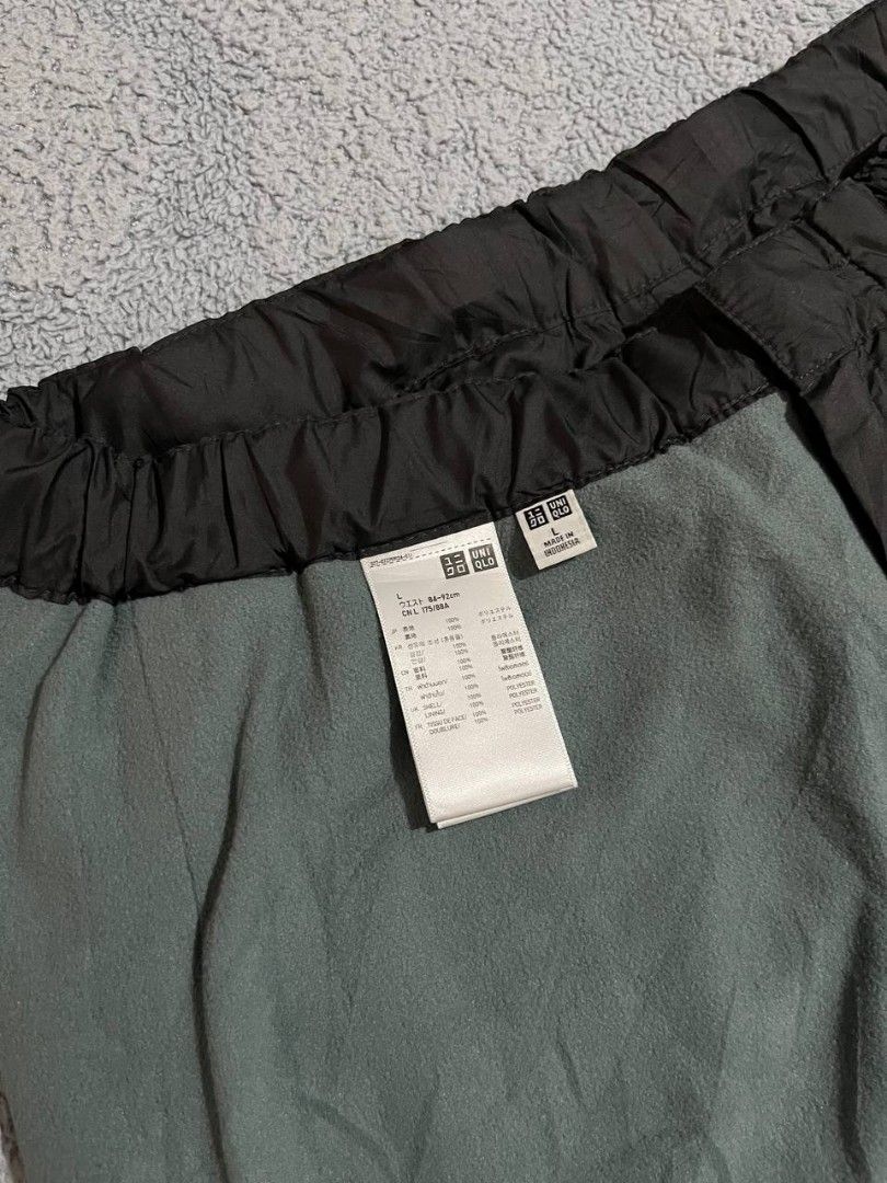 Uniqlo Utility Pants (Category: Activewear) located in Pili. Submitted by kuysgi (Listing ID 1461493735, Image 3). Description: Uniqlo Utility Pants Size: Large on tag Waistline: 34-38 Length: 43 Leg Opening: 9.5 No issue Good as new Condition.