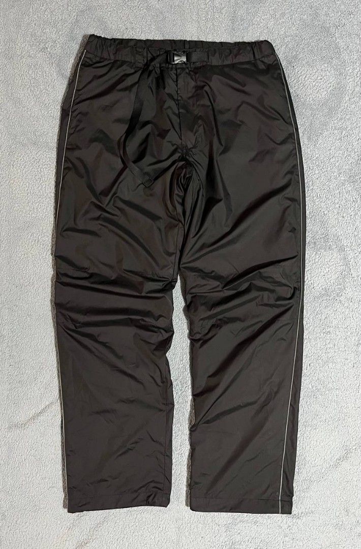Uniqlo Utility Pants (Category: Activewear) located in Pili. Submitted by kuysgi (Listing ID 1461493735, Image 1). Description: Uniqlo Utility Pants Size: Large on tag Waistline: 34-38 Length: 43 Leg Opening: 9.5 No issue Good as new Condition.