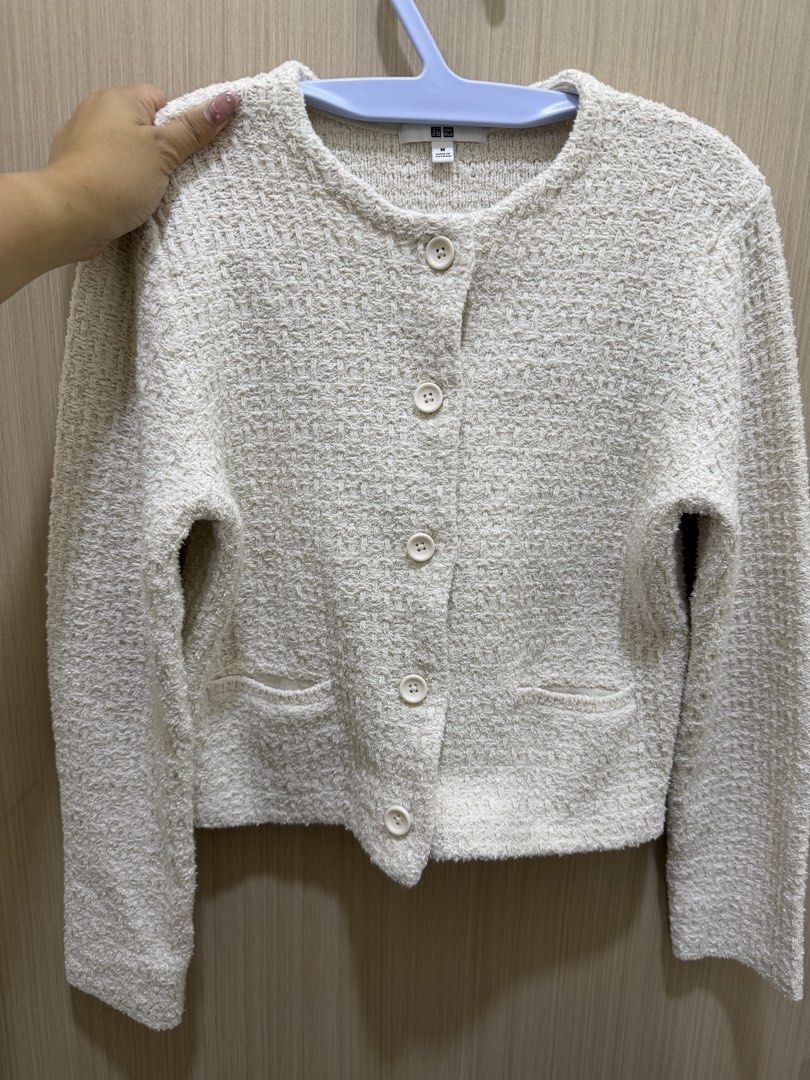 Uniqlo white knitted short jacket (Category: Coats, Jackets and Outerwear) located in Quezon City. Submitted by cozykath (Listing ID 1461347681, Image 3). Description: .