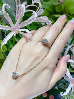 （分類：）位於 。 由 vca-jewelry 提交（商品編號 1461366002，圖片 1）。簡介： 。
