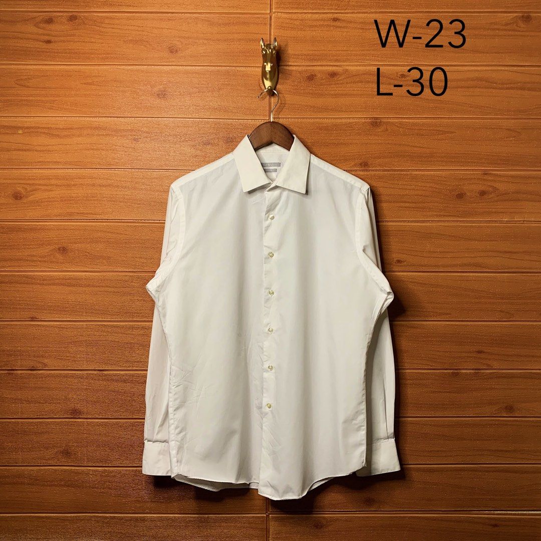 Van Heusen Button down (Category: Formal Shirts) located in Quezon City. Submitted by donklasiko (Listing ID 1461553925, Image 2). Description: Condition: 9.5+/10 Pristine condition Issue: non Refer to the dimension 🤗 PM FOR MORE DETAILS NO RETURN, NO EXCHANGE & NO REFUND! ✅I ALSO ACCEPT TRADE/SWAP TO ANYTHING JUST DROP YOUR OFFER Please manage your expectations, this is a secondhand item. What you see is what you get 😊 💵MOP: GCASH, BDO or Cas