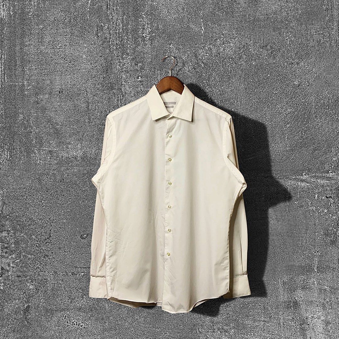 Van Heusen Button down (Category: Formal Shirts) located in Quezon City. Submitted by donklasiko (Listing ID 1461553925, Image 1). Description: Condition: 9.5+/10 Pristine condition Issue: non Refer to the dimension 🤗 PM FOR MORE DETAILS NO RETURN, NO EXCHANGE & NO REFUND! ✅I ALSO ACCEPT TRADE/SWAP TO ANYTHING JUST DROP YOUR OFFER Please manage your expectations, this is a secondhand item. What you see is what you get 😊 💵MOP: GCASH, BDO or Cas