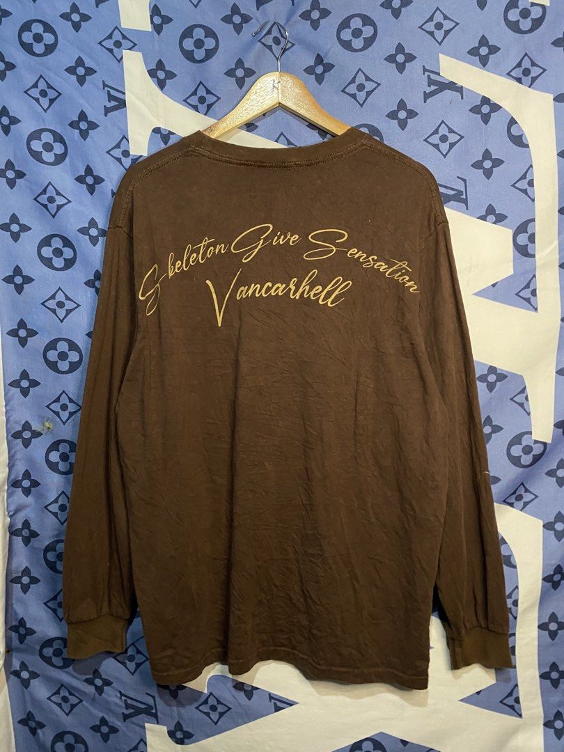 Vancarhell long sleeve (Category: Activewear) located in Roxas, Mindoro Oriental. Submitted by akfinds (Listing ID 1461326255, Image 2). Description: .
