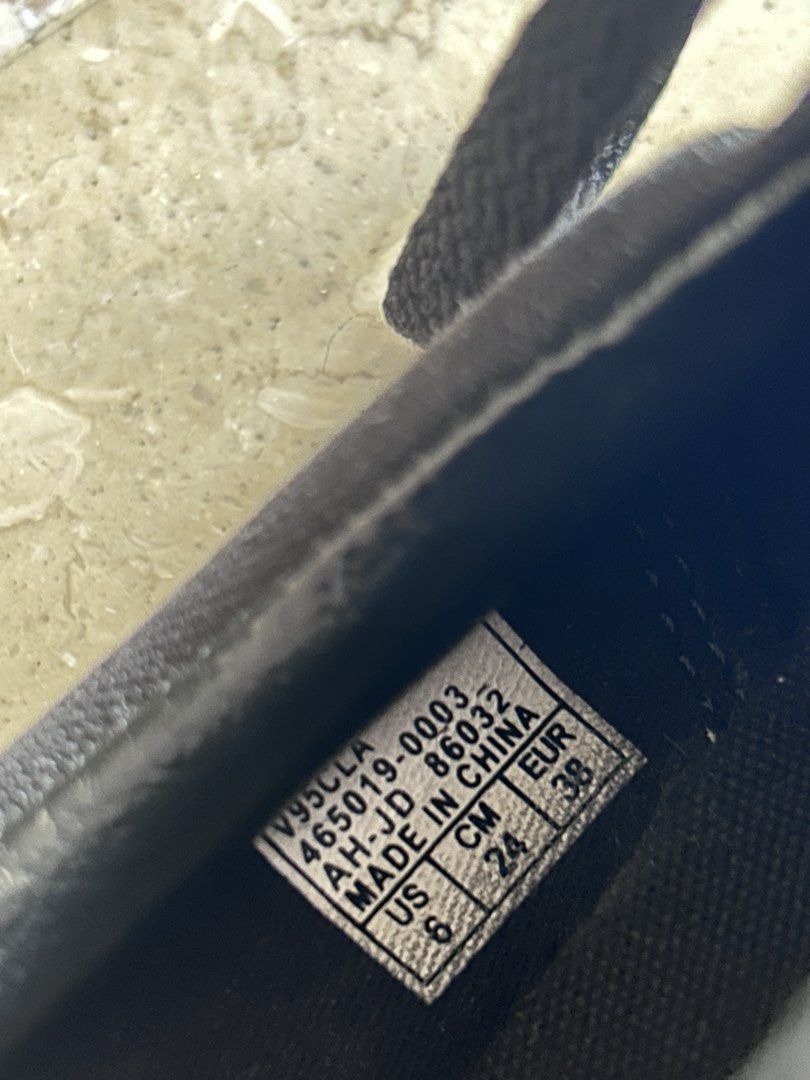 Vans Black (Category: Sneakers) located in Santa Cruz. Submitted by thirftv3rz (Listing ID 1461338057, Image 3). Description: used once.