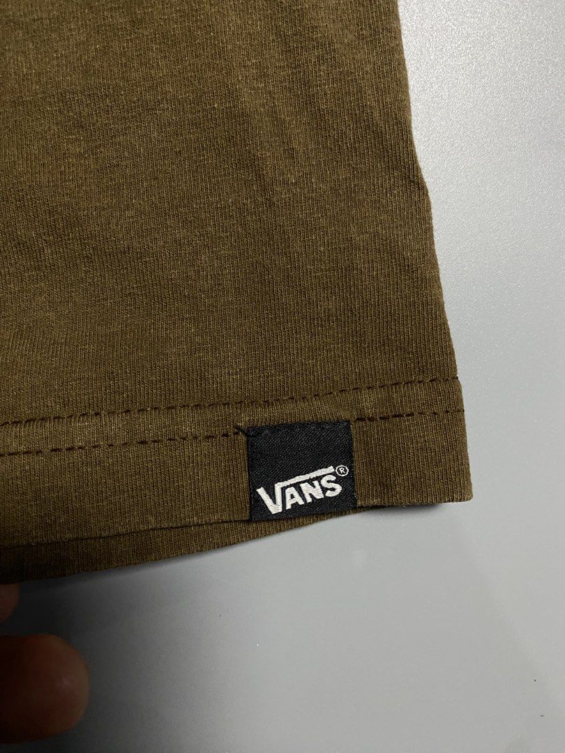 Vans choco brown heavy cloth (Category: Tshirts & Polo Shirts ) located in Trento. Submitted by rappiboy121322 (Listing ID 1461484830, Image 3). Description: Vans shirt Heavy cloth Choco brown Excellent condition Minimal hairline hindi halata Dimes: 20x28 9.5/10 colorate 400 free shipping.