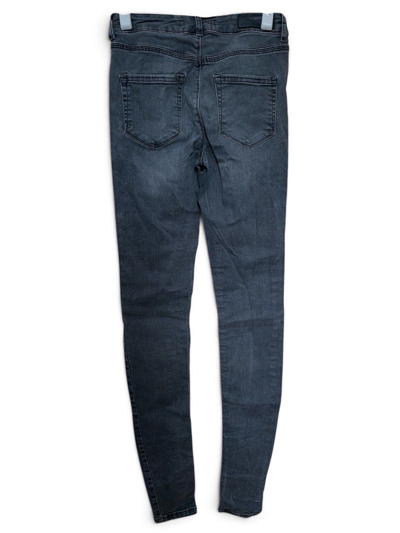 Vero Moda dark grey skinny jeans (Category: Jeans) located in Santol. Submitted by lululane (Listing ID 1461439645, Image 2). Description: .
