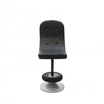 Vespa Vbb office chair preorder (Category: Chairs) located in Binangonan. Submitted by palos09 (Listing ID 1461372475, Image 2). Description: ETA 3rd week of october Can be customized to any color of your choice Piaggio badge Vespa 150 badge (in chrome or aluminum) Vespa hub and tires base Genuine leather GPM horn shell for serious buyers only.