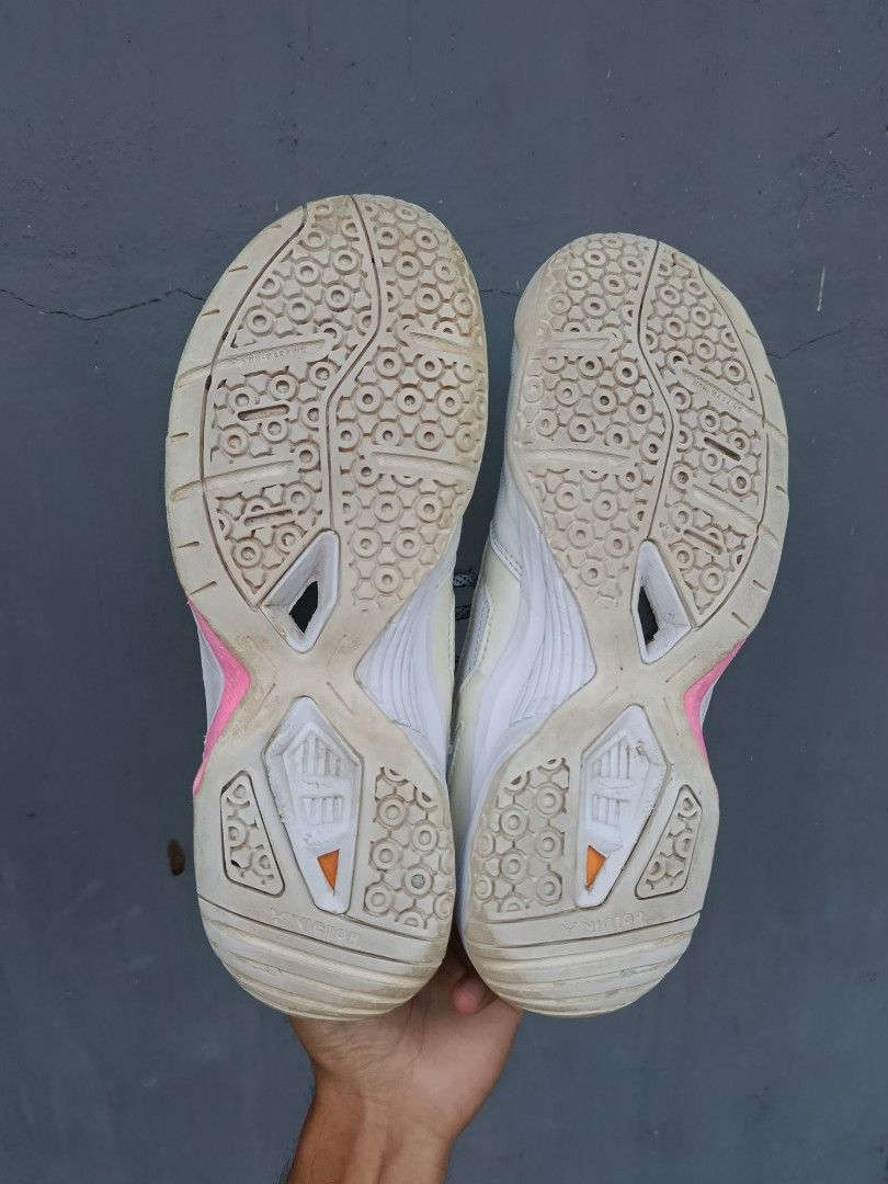 VICTOR SHOES (Category: Sneakers) located in Dagupan City. Submitted by rodolfo_b (Listing ID 1461344929, Image 2). Description: SOLID PAIR AUTHENTIC SPIKY.