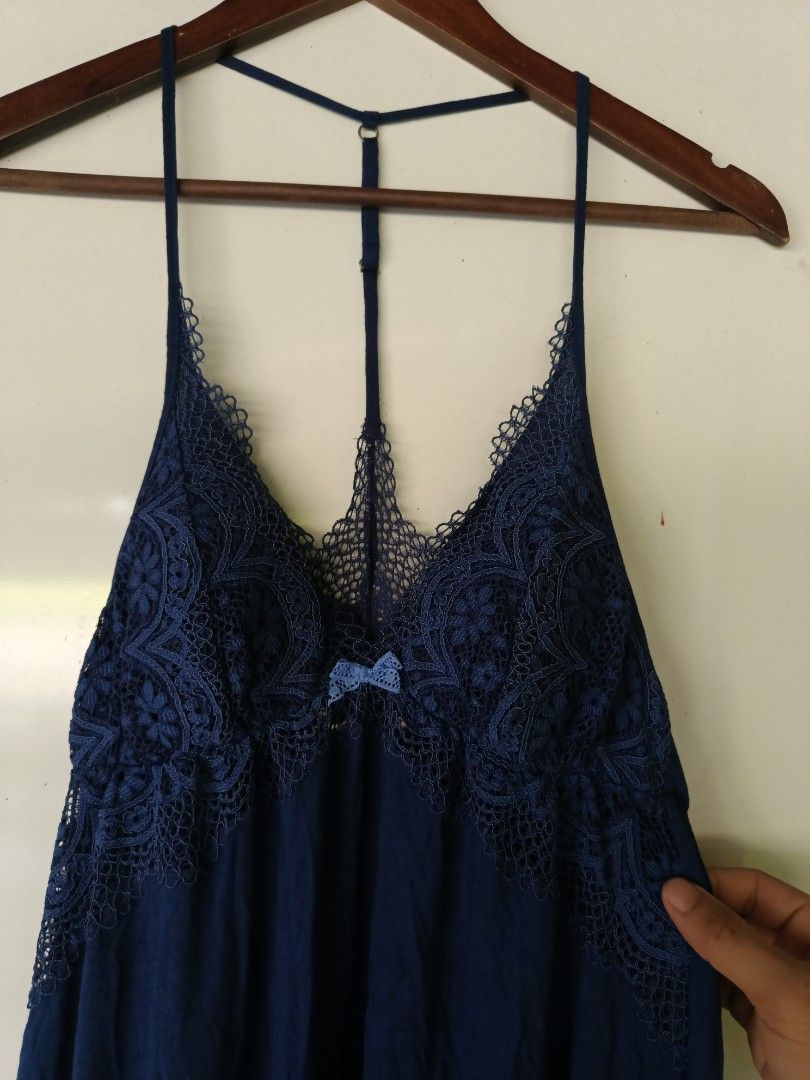 Victoria Secret night wear (Category: Undergarments & Loungewear) located in Narra. Submitted by davidddyyy (Listing ID 1461332015, Image 3). Description: Lightly used no issue fresh from bale need wash 480+sf.