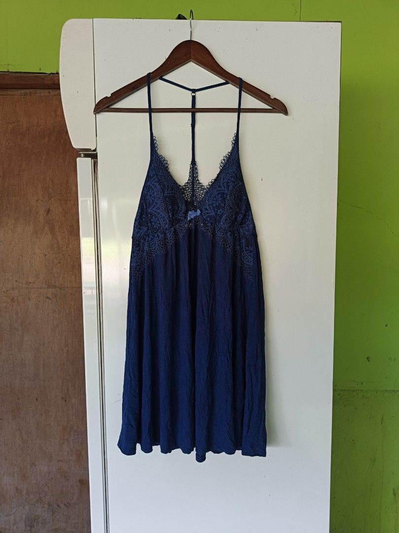 Victoria Secret night wear (Category: Undergarments & Loungewear) located in Narra. Submitted by davidddyyy (Listing ID 1461332015, Image 2). Description: Lightly used no issue fresh from bale need wash 480+sf.
