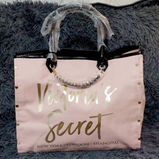 (Category: ) located in . Submitted by lyannas_closet (Listing ID 1461426390, Image 1). Description: .